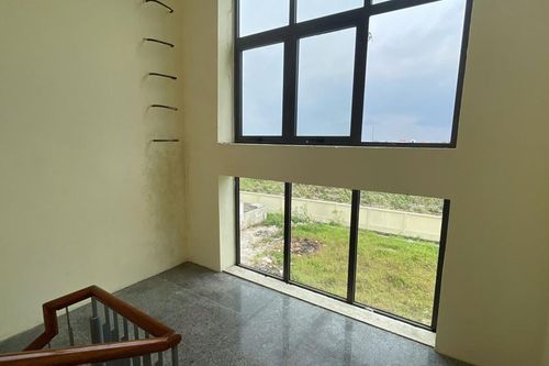Huyện Phú Xuyên thông tin việc học sinh bị ngã từ tầng 2 xuống sân trường