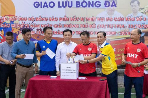Bàn giao hơn 27 triệu đồng ủng hộ đồng bào vùng bão lũ