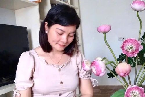Nhà văn Vũ Thị Huyền Trang - Hái trăng trên đỉnh núi