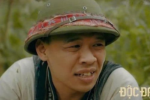 Trung Ruồi gây sốt với vai gã buôn tin tức 'lươn lẹo' trong 'Độc đạo'