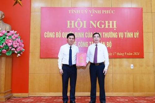 Chỉ định Chánh Văn phòng, Phó Chánh Thanh tra giữ chức Bí thư Huyện ủy