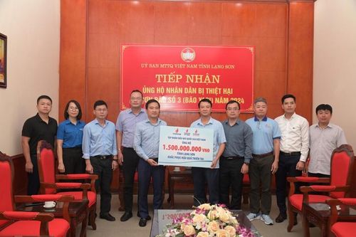 Petrovietnam thăm hỏi, trao hỗ trợ cho đồng bào tỉnh Lào Cai và Lạng Sơn bị thiệt hại do bão số 3