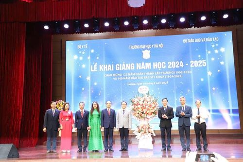 'Là người thầy thuốc tốt phải học tập suốt đời'