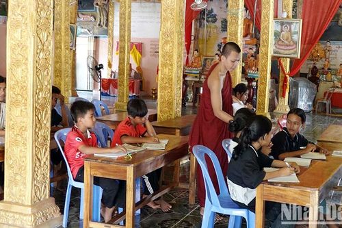 Chú trọng dạy chữ Khmer cho trẻ em dân tộc thiểu số ở An Giang