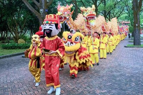 Dâng hương tưởng niệm Anh hùng dân tộc Hưng Đạo Đại vương Trần Quốc Tuấn