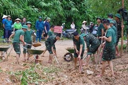 Giúp dân ổn định sau mưa lũ