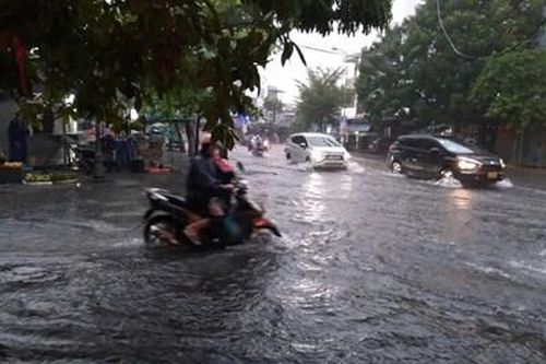Đà Nẵng: Mưa lớn gây ngập nhiều đoạn đường, khu vực dân cư, học sinh nghỉ học từ chiều 18-9