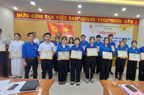 Tuyên dương khen thưởng 28 tập thể, cá nhân xuất sắc trong công tác, phong trào Đoàn - Đội