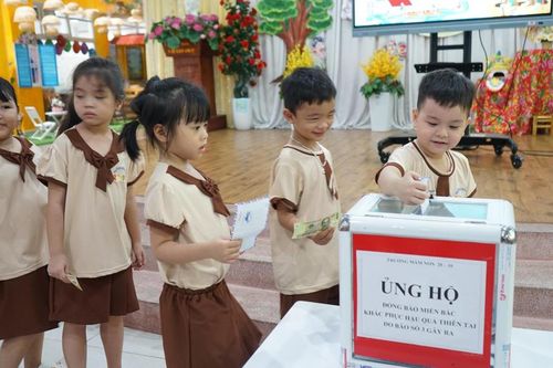 Gieo vào con trẻ bài học về lòng nhân ái và sự sẻ chia