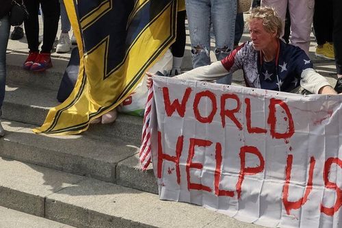 Nghi phạm mai phục suốt 12 tiếng chờ ám sát ông Trump