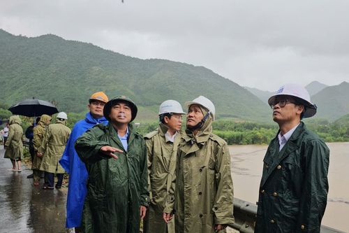 Lãnh đạo thành phố Đà Nẵng kiểm tra công tác phòng, chống cơn bão số 4 tại Hòa Vang