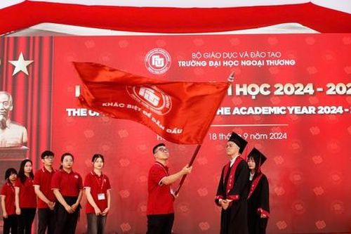 Hiệu trưởng Trường ĐH Ngoại thương: 'Xây dựng hệ sinh thái cá nhân - chìa khóa để thành công trong học tập và cuộc sống'