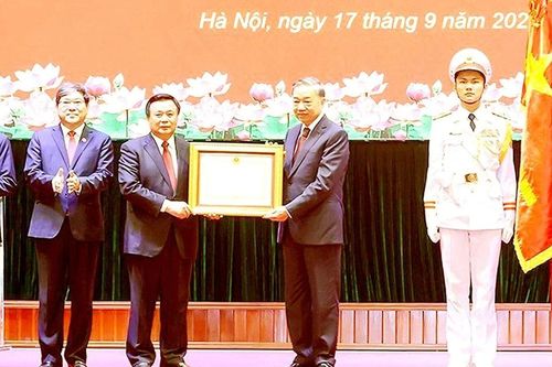 Đổi mới mạnh mẽ công tác đào tạo, bồi dưỡng cán bộ