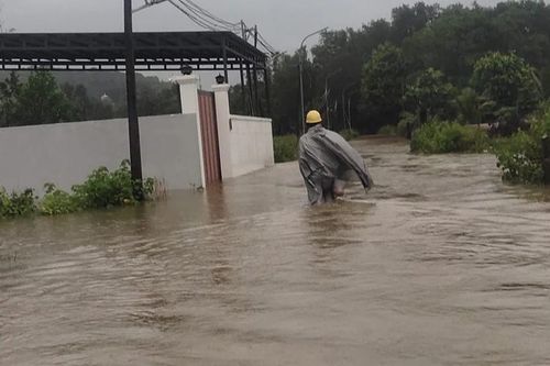 Phú Quốc tiếp tục có mưa lớn, nhiều nơi ngập hơn nửa mét