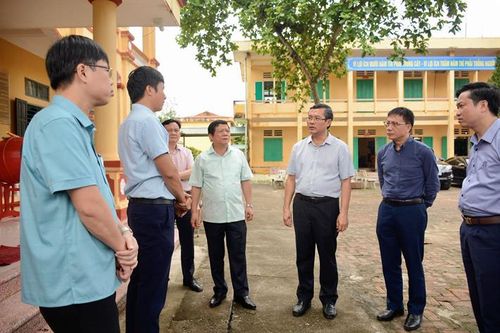 Phú Thọ vẫn có nhiều hộ dân bị ngập, nhiều học sinh vẫn chưa đến trường