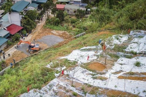 Di dời khẩn cấp 43 hộ dân khỏi khu vực có nguy cơ sạt lở ở Hòa Bình