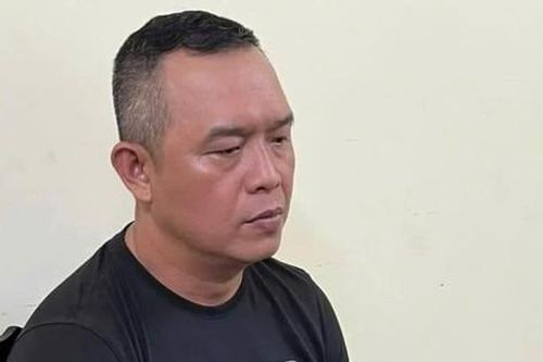 Khởi tố, bắt tạm giam người đàn ông đập kính, đánh tài xế ô tô ở TPHCM
