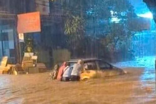 Cơn mưa lớn nhất trong năm khiến nhiều khu vực TP Buôn Ma Thuột thành sông