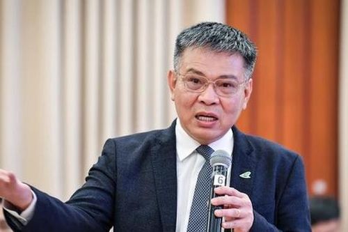 CEO Bamboo Airways nói gì về việc bị tạm hoãn xuất cảnh?