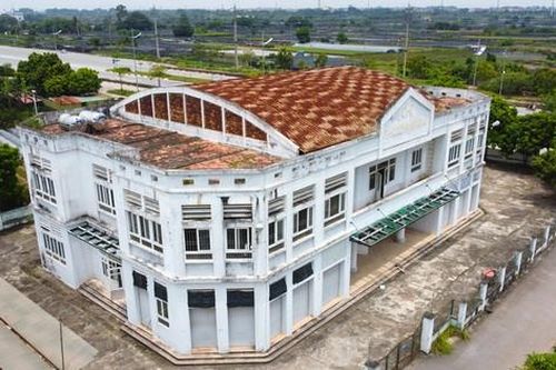 Hà Nội: Chợ tiền tỷ xây xong rồi... 'đắp chiếu'