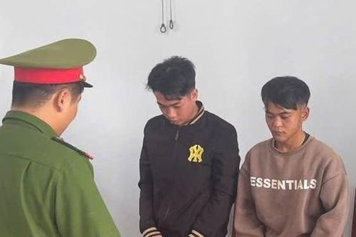 Bắt nhóm đối tượng hiếp dâm tập thể bạn nhậu rồi quay clip tung lên mạng