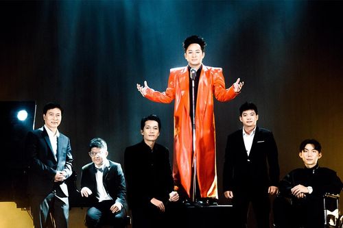 'Giọng ca quyến rũ của Tùng Dương hòa quyện với tiếng đàn của Bôm khiến ê-kíp lặng đi'