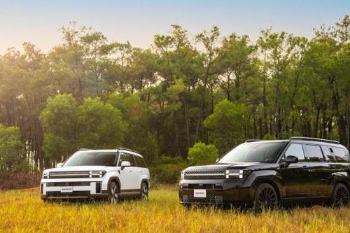 Hyundai Santa Fe 'lột xác' với phiên bản mới, giá bán từ hơn 1 tỷ đồng