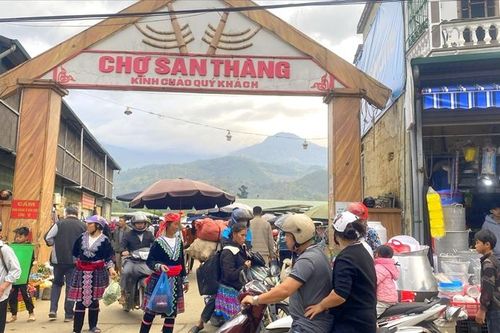 Lên Lai Châu khám phá chợ phiên San Thàng