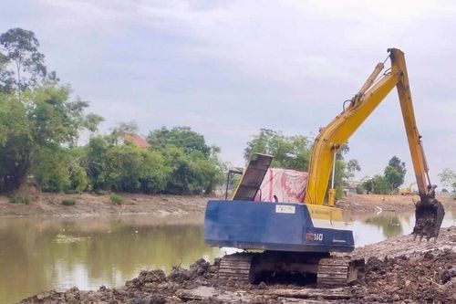 Quỳnh Lưu nạo vét lòng sông Thái để kịp thời tiêu úng mùa mưa lũ