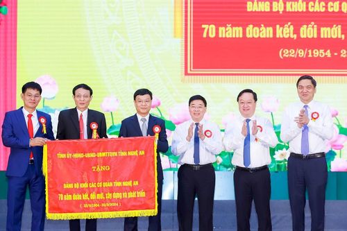 Trọng thể Lễ kỷ niệm 70 năm thành lập Đảng bộ Khối Các cơ quan tỉnh Nghệ An