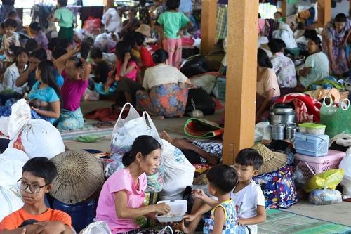 Myanmar: Hơn 100 người ngộ độc sau khi tiêu thụ thực phẩm cứu trợ lũ lụt