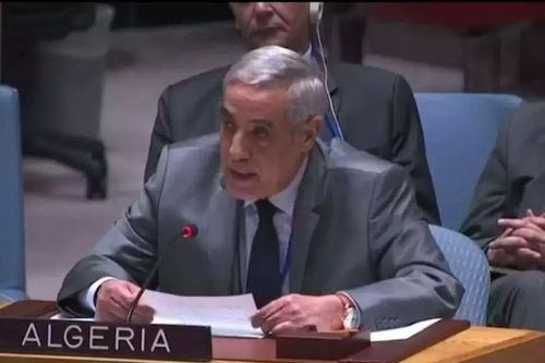 Thủ tướng Algeria đệ đơn từ chức của chính phủ