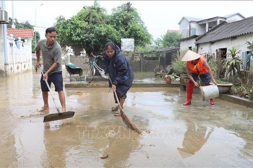 Vệ sinh môi trường, phòng tránh nguy cơ phát tán mầm bệnh sau mưa lũ