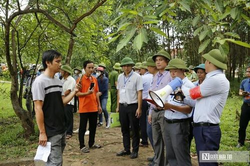 Cưỡng chế 2 hộ dân để bàn giao mặt bằng cho Dự án cao tốc Bắc - Nam đoạn qua Quảng Bình