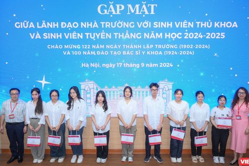 Trường Đại học Y Hà Nội gặp mặt các 'anh tài' vừa được tuyển thẳng