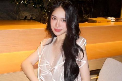Nhan sắc con gái Minh Nhựa sau 3 lần sinh nở