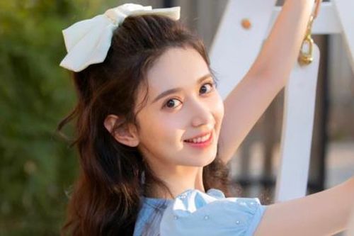 Nữ người mẫu chấp nhận làm 'nhân tình' của người đáng tuổi cha để được nhận trợ cấp 1 tỷ đồng