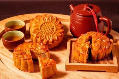 Ăn 1 bánh Trung thu bằng uống 3 cốc trà sữa, tập thể dục 2 tiếng