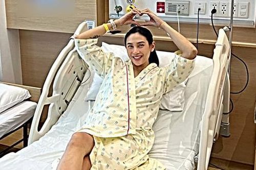 Võ Hoàng Yến vượt cạn, 'mẹ tròn con vuông'