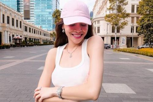 Hồ Ngọc Hà dáng chuẩn đồng hồ cát dù đã là mẹ 3 con