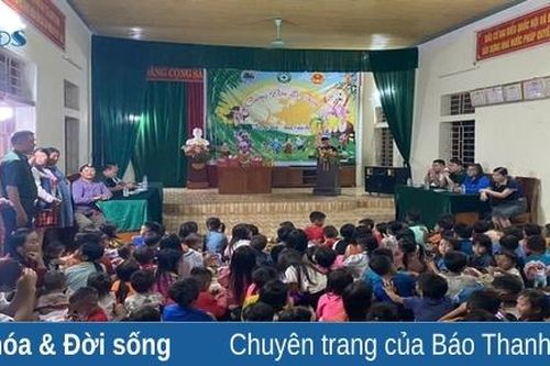 Ấm áp Trung thu ở Tà Cóm, Khằm 2