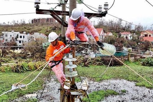 Khắc phục hậu quả bão Yagi: Gần 99% khách hàng đã được cấp điện trở lại