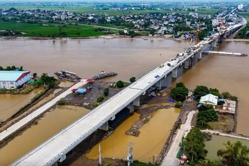 Hợp long cầu Đống Cao vượt sông Đào tại Nam Định