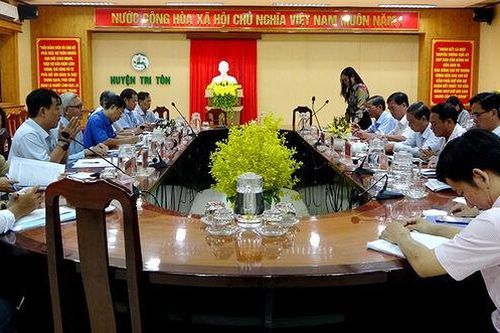 UBMTTQVN tỉnh An Giang làm việc với huyện Tri Tôn về chương trình dân tộc