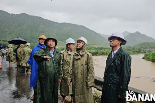 Phó Bí thư Thường trực Thành ủy Nguyễn Đình Vĩnh kiểm tra công tác phòng chống, ứng phó thiên tai