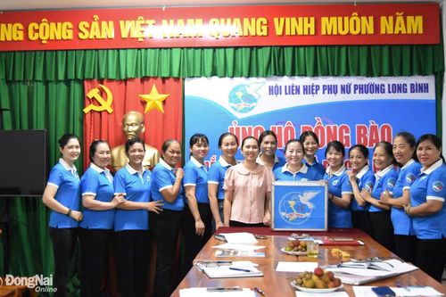 Hội liên hiệp phụ nữ các cấp vận động ủng hộ đồng bào bị ảnh hưởng bão, lũ gần 1,5 tỷ đồng