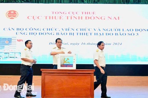Cục Thuế Đồng Nai quyên góp 345 triệu đồng ủng hộ đồng bào bị thiên tai các tỉnh phía Bắc