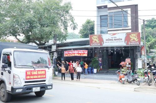 Những bữa cơm, cốc nước nghĩa tình