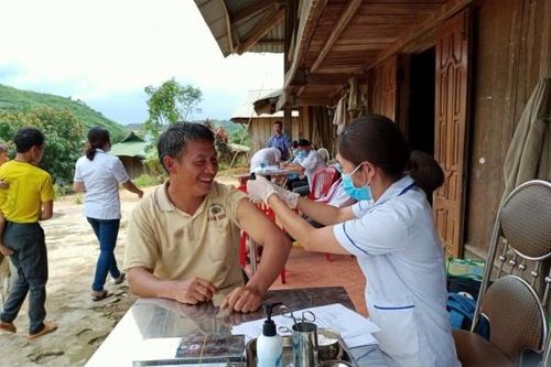 Bảo đảm công tác khám, chữa bệnh, hỗ trợ khắc phục hậu quả bão lụt