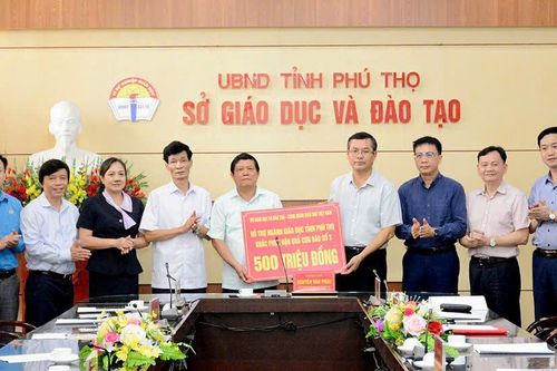 Hỗ trợ ngành GD&ĐT tỉnh khắc phục hậu quả sau bão số 3